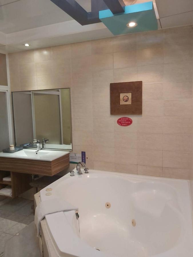 Chateau Motel Kaohsiung Dış mekan fotoğraf